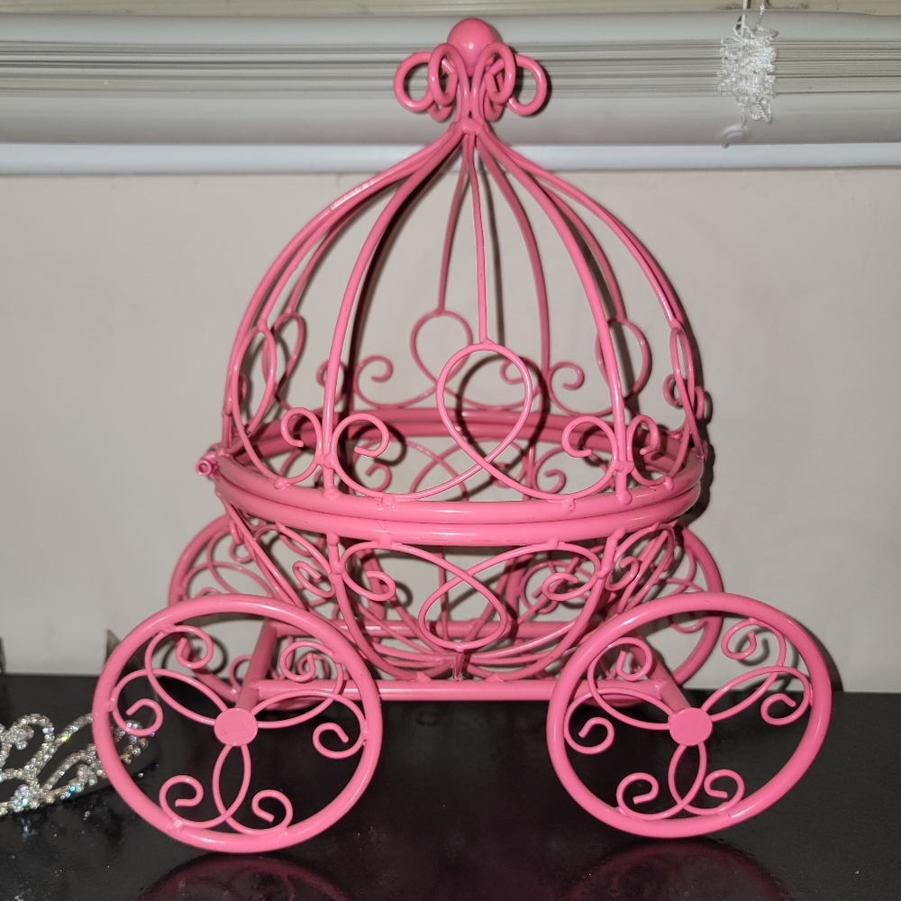 Pink Princess Carriage container. Top opens!